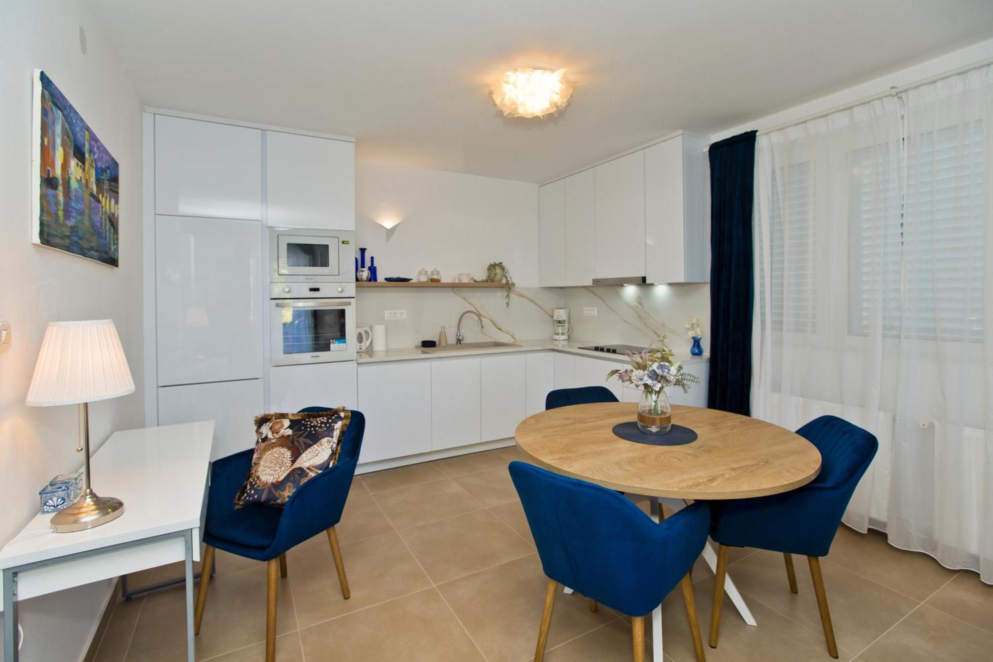 Apartments By The Sea Hvar - 10430 Hvar Town Room photo